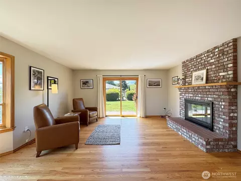 Living - 22 E Bedinger Rd, Sequim, WA 98382 photo 5 of 6