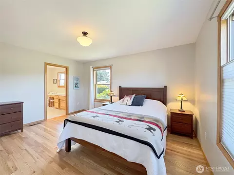 Bedroom - 22 E Bedinger Rd, Sequim, WA 98382 photo 2 of 4