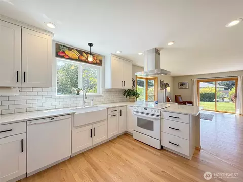 Kitchen - 22 E Bedinger Rd, Sequim, WA 98382 photo 3 of 4
