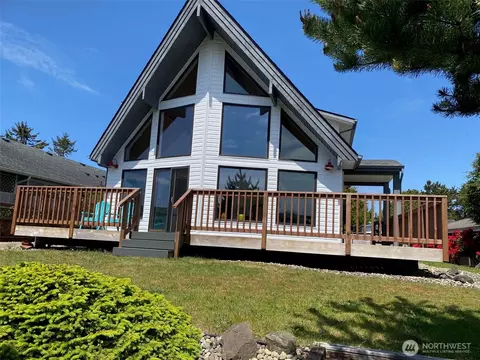 327 Cockle St SW, Ocean Shores, WA 98569