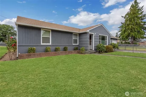 204 12th St NW, Puyallup, WA 98371