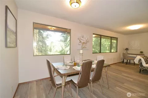 Dining - 18215 108th Ave NE, Bothell, WA 98011 photo 3 of 6