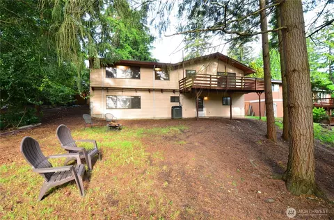 Exterior - 18215 108th Ave NE, Bothell, WA 98011 photo 7 of 8