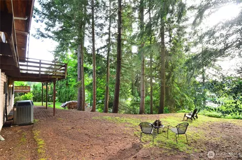 Exterior - 18215 108th Ave NE, Bothell, WA 98011 photo 3 of 8
