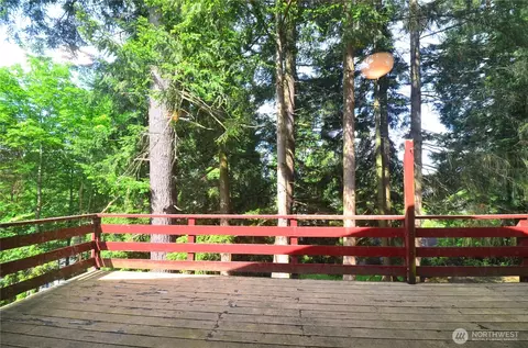 Exterior - 18215 108th Ave NE, Bothell, WA 98011 photo 6 of 8