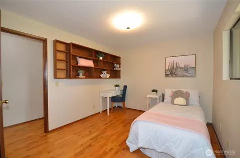 Bedroom - 18215 108th Ave NE, Bothell, WA 98011 photo 3 of 5