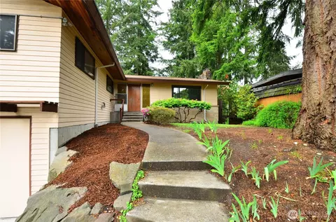Exterior - 18215 108th Ave NE, Bothell, WA 98011 photo 4 of 8
