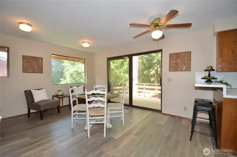 Dining - 18215 108th Ave NE, Bothell, WA 98011 photo 5 of 6