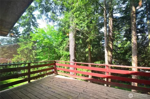 Exterior - 18215 108th Ave NE, Bothell, WA 98011 photo 5 of 8