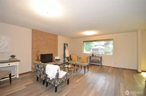Living - 18215 108th Ave NE, Bothell, WA 98011 photo 2 of 2