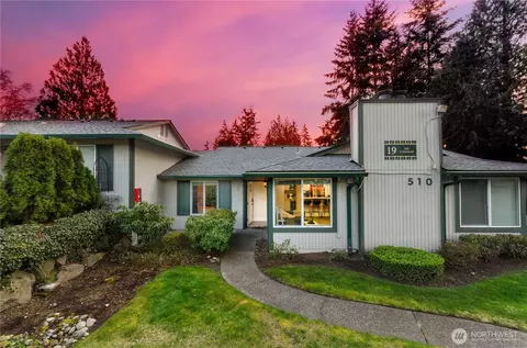 510 S 325th St #19A, Federal Way, WA 98003