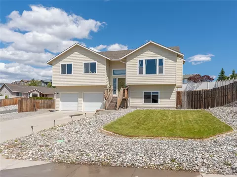 2423 Canyon Hills Dr, East Wenatchee, WA 98802