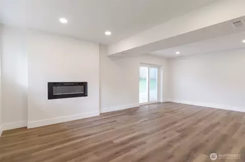 Living - 2015 172nd Pl SE, Bothell, WA 98012 photo 9 of 10
