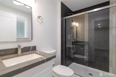 Bath - 2015 172nd Pl SE, Bothell, WA 98012 photo 2 of 5