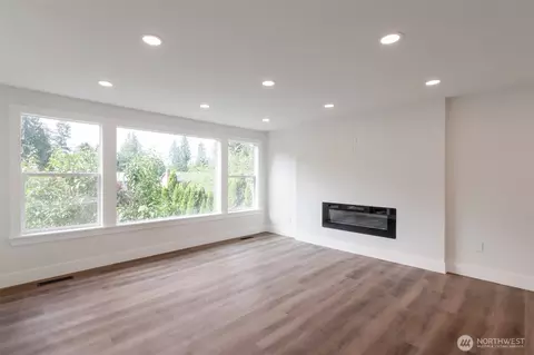 Living - 2015 172nd Pl SE, Bothell, WA 98012 photo 5 of 10