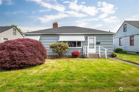 2938 Field St, Longview, WA 98632