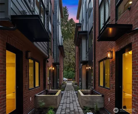 1248 15th Ave E, Seattle, WA 98112