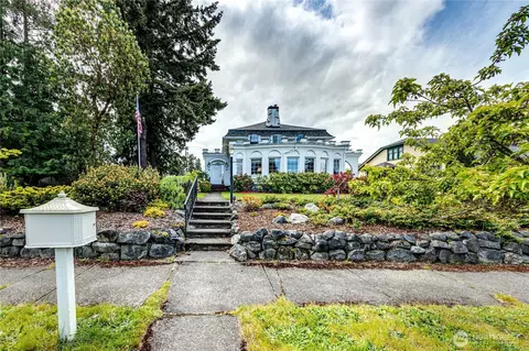 1324 E 2nd St, Port Angeles, WA 98362