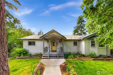 721 SE Castle Park Ct, Oak Harbor, WA 98277