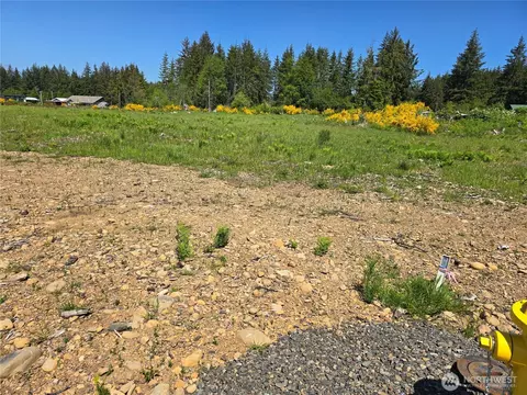 75 Newton Rd, Forks, WA 98331