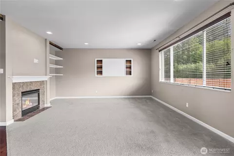 Living - 317 Phoenix Ave SW, Orting, WA 98360 photo 3 of 4