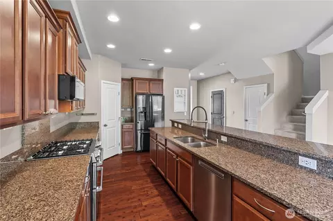 Kitchen - 317 Phoenix Ave SW, Orting, WA 98360 photo 3 of 4