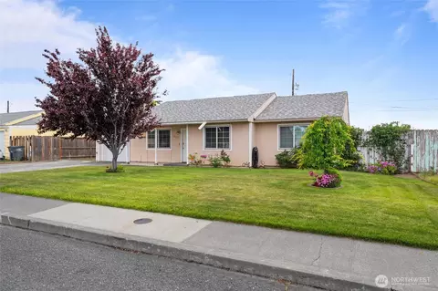 1223 Arnold Dr, Moses Lake, WA 98837