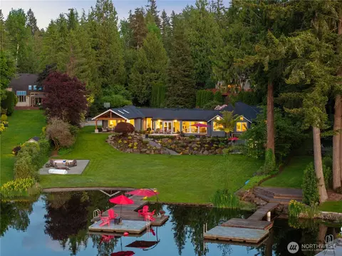 2045 E Beaver Lake Dr SE, Sammamish, WA 98075