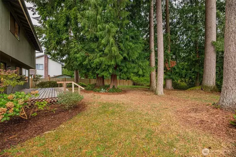 Exterior - 9828 33rd Dr SE, Everett, WA 98208 photo 10 of 12