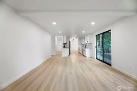 Living - 9828 33rd Dr SE, Everett, WA 98208 photo 5 of 6