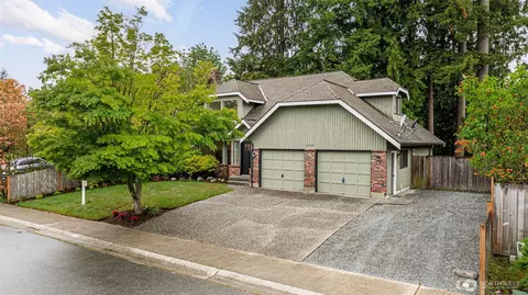 Exterior - 9828 33rd Dr SE, Everett, WA 98208 photo 2 of 12