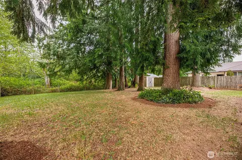 Exterior - 9828 33rd Dr SE, Everett, WA 98208 photo 6 of 12