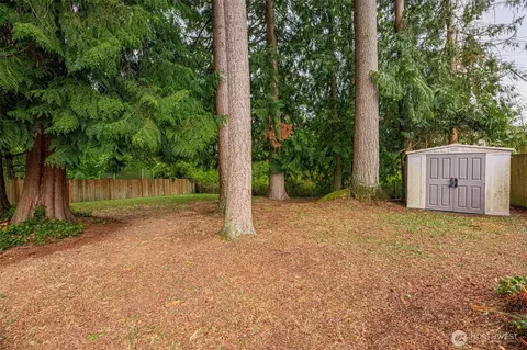Exterior - 9828 33rd Dr SE, Everett, WA 98208 photo 9 of 12