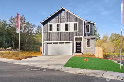 180 NE Shadowhawk Ln, Bremerton, WA 98311