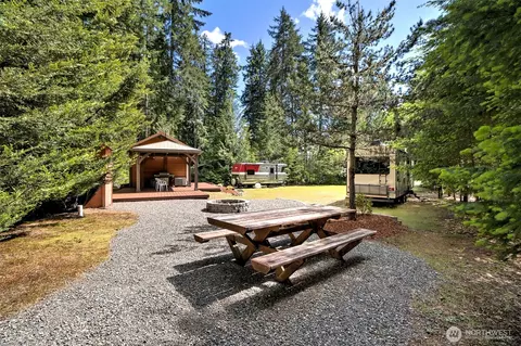161 N Duckabush Dr E, Hoodsport, WA 98548