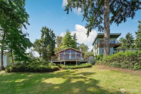 1337 Country Club Dr, Camano Island, WA 98282