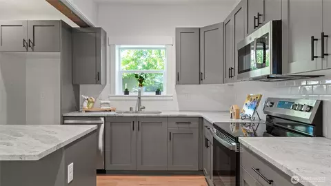 Kitchen - 215 E Oak St, Walla Walla, WA 99362 photo 5 of 5