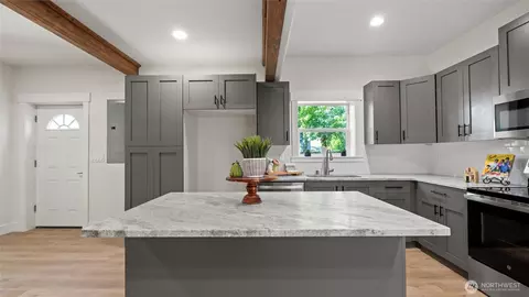 Kitchen - 215 E Oak St, Walla Walla, WA 99362 photo 3 of 5