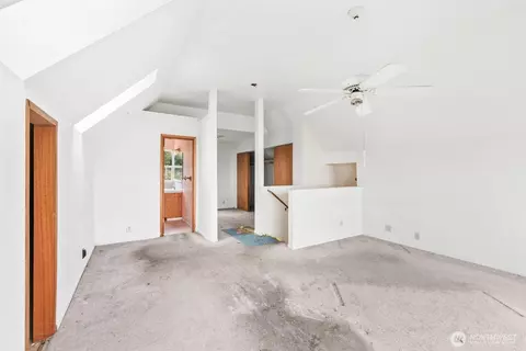 Bedroom - 300 North St, Sequim, WA 98382 photo 3 of 4