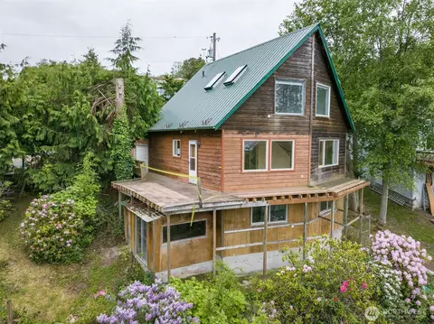 Exterior - 300 North St, Sequim, WA 98382 photo 2 of 7