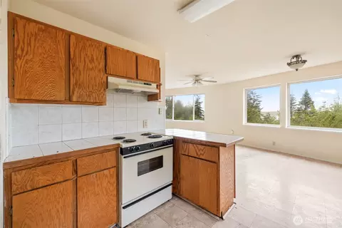 Kitchen - 300 North St, Sequim, WA 98382 photo 3 of 4