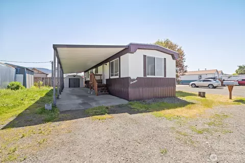 201 N 5th St #35, Sequim, WA 98382