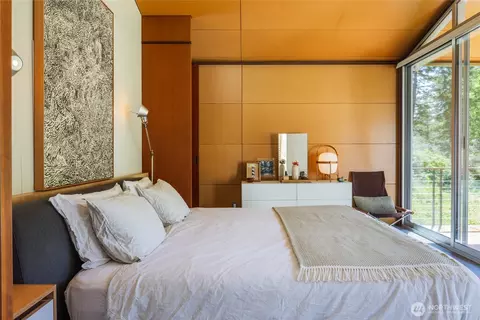 Bedroom - 271 Blanc Rd, Eastsound, WA 98245 photo 2 of 2