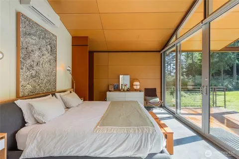 Bedroom - 271 Blanc Rd, Eastsound, WA 98245 photo 1 of 2