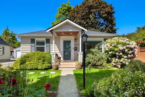 9713 33rd Ave SW, Seattle, WA 98126