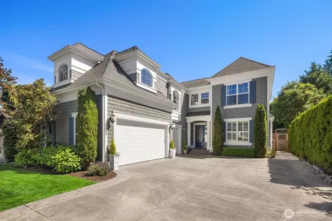 9851 NE 27th St, Bellevue, WA 98004