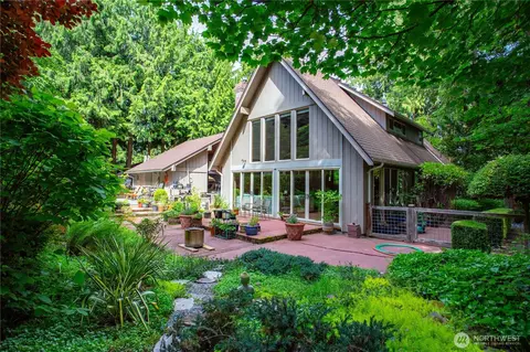 505 Upland Pl, Mount Vernon, WA 98273
