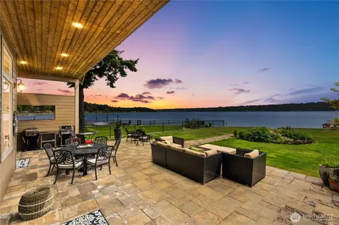 4851 NE North Shore Rd, Belfair, WA 98528