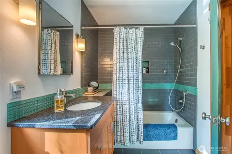 Bath - 178 Pinneo Rd, Eastsound, WA 98245 photo 2 of 2