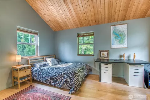 Bedroom - 178 Pinneo Rd, Eastsound, WA 98245 photo 3 of 3